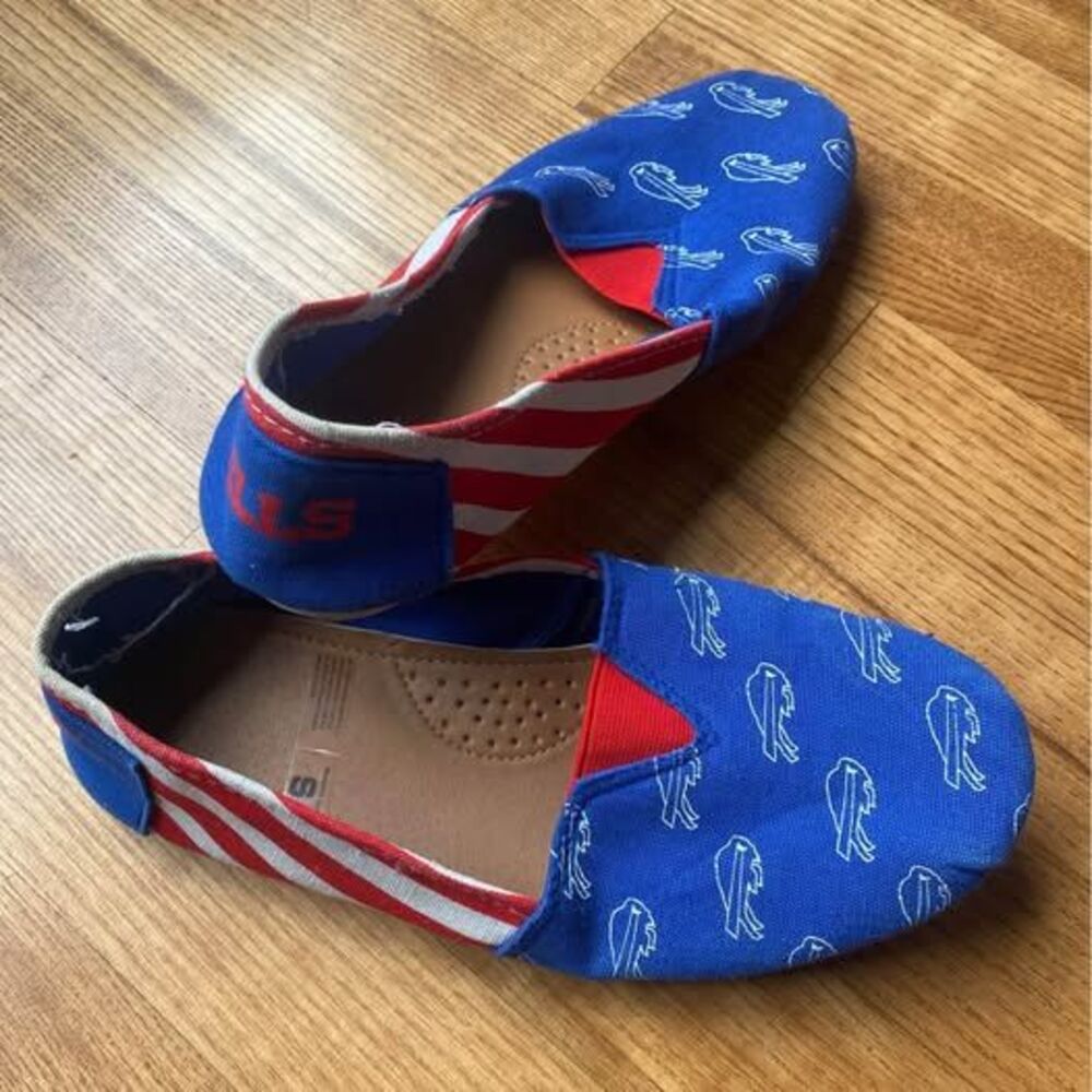 Buffalo Bills NFL foco womens slip on Canvas shoes size small GUC